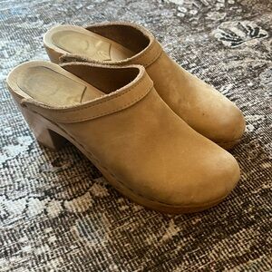 No. 6 old school high heel clog 39